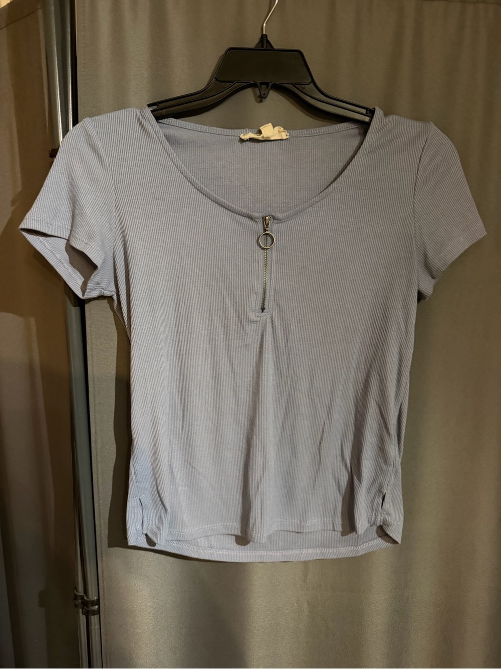 Pink Republic Light Gray Ribbed Short Sleeve Top with Zip